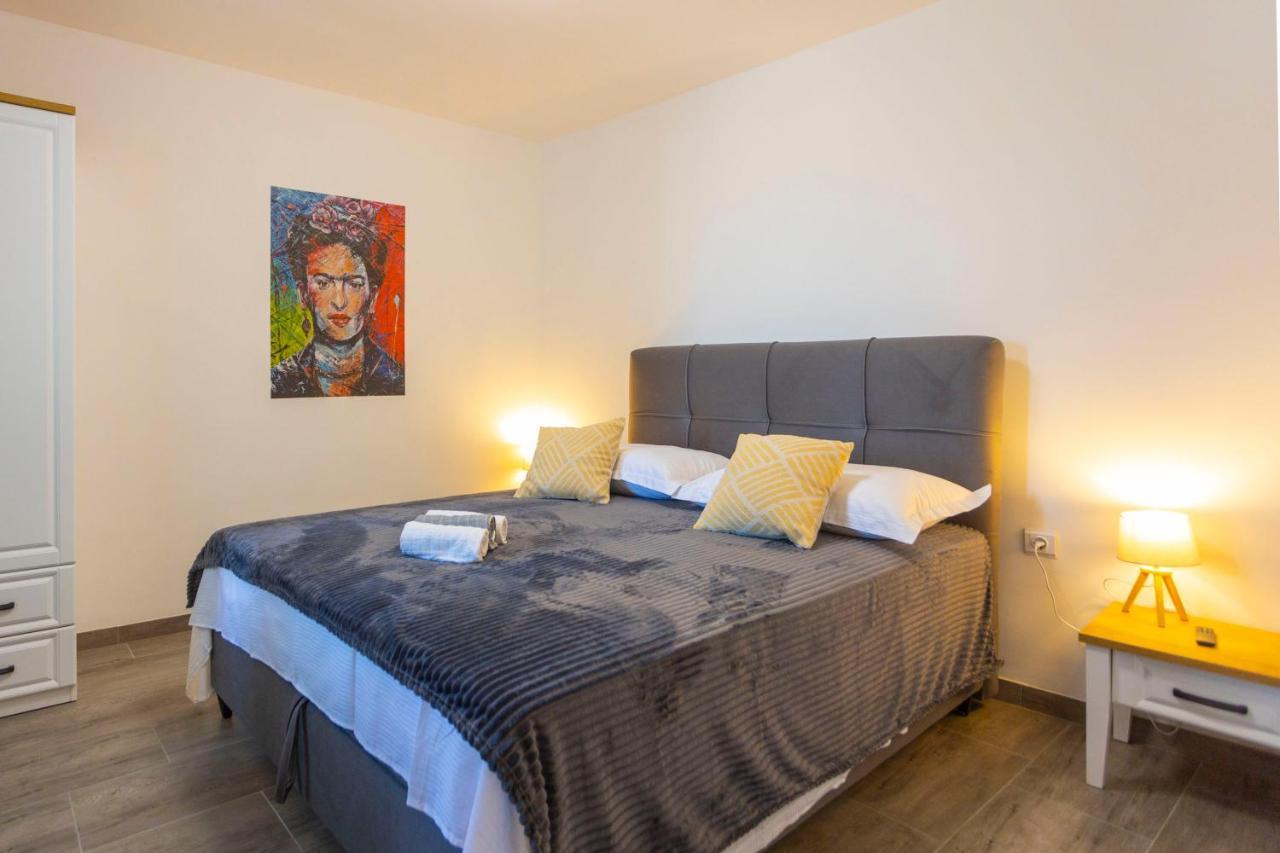 City Apartment Nora, Old Town Located, Free Parking Makarska Exterior photo